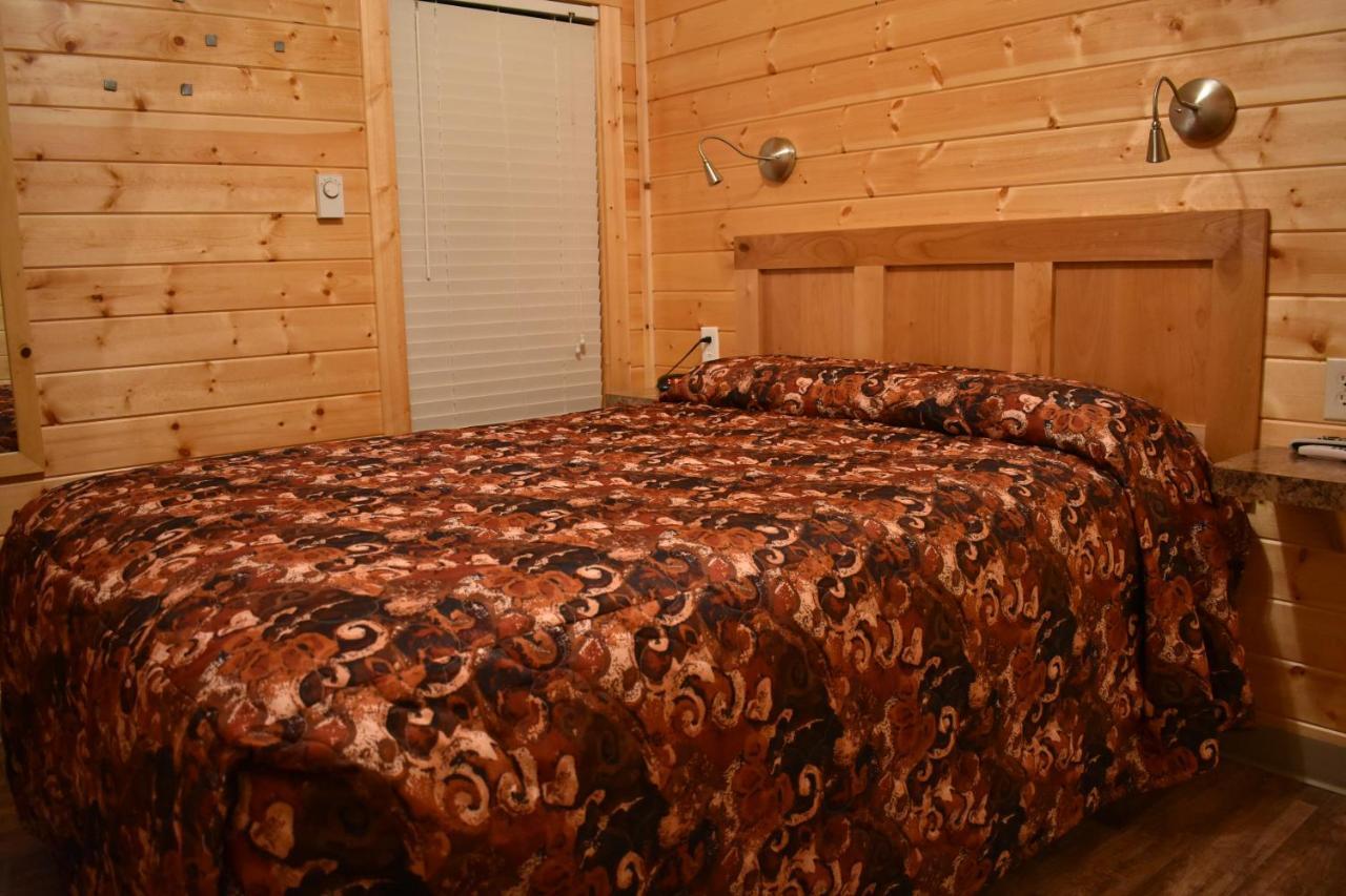 Tall Chief Camping Resort Cottage 1 Pleasant Hill 外观 照片